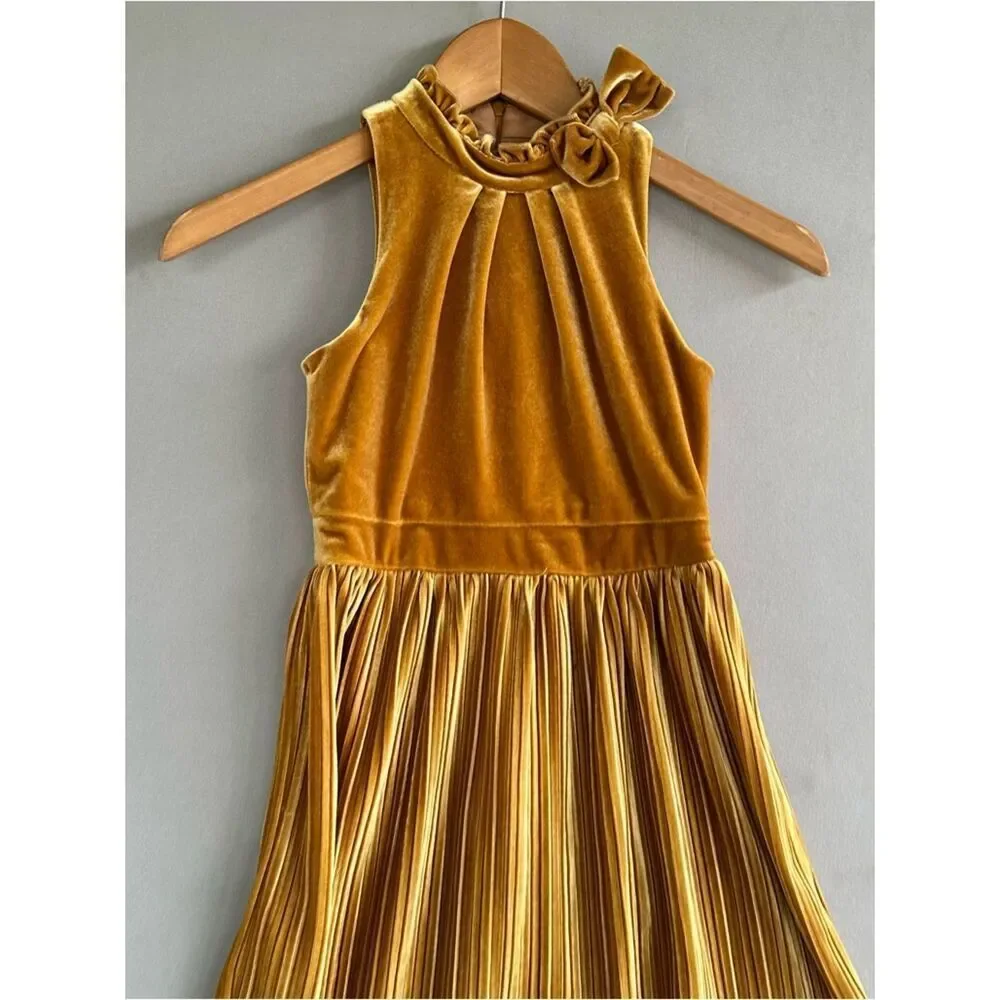 🎉5 for $45🎉 Gianni Bini dress velvet girls size 6